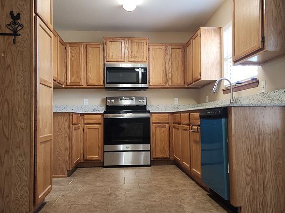 4th image of 4200 SW Chapelstone Ave Unit 1