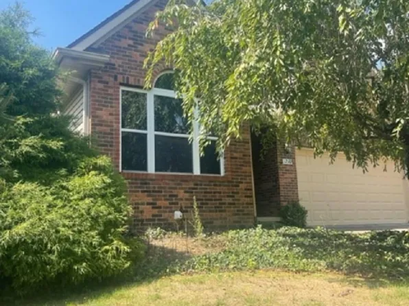 1210 S Hearthstone Ct, Bloomington, IN 47401