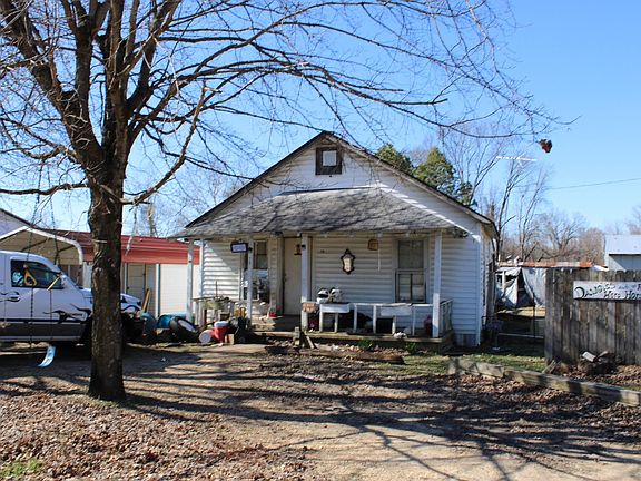 2nd image of 99 Horseshoe Cir