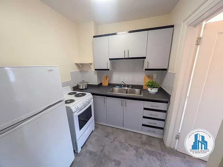 1A Vermont Ave #36 — Photo 5