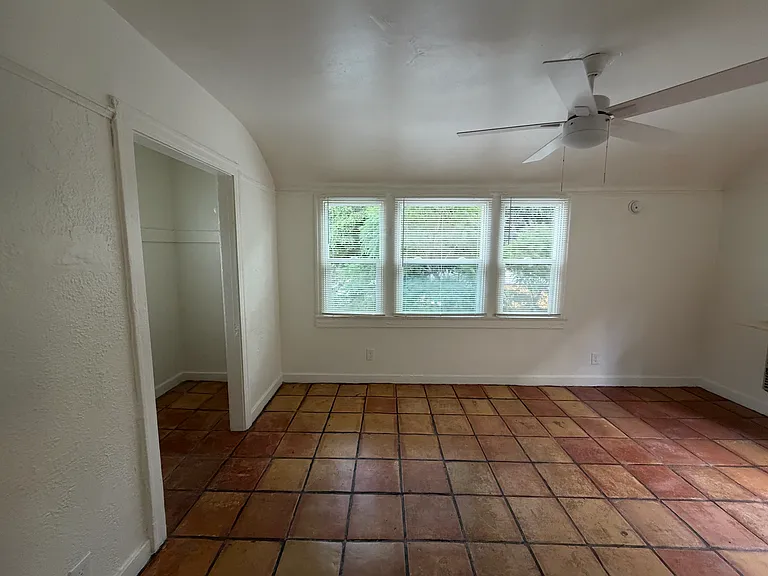 407 Loma Dr #407 — Photo 14