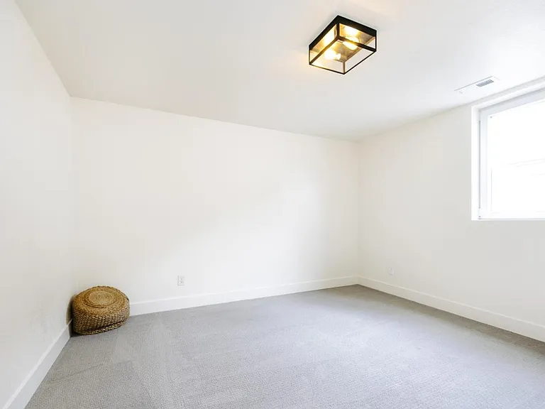 1365 S Grant St — Photo 13