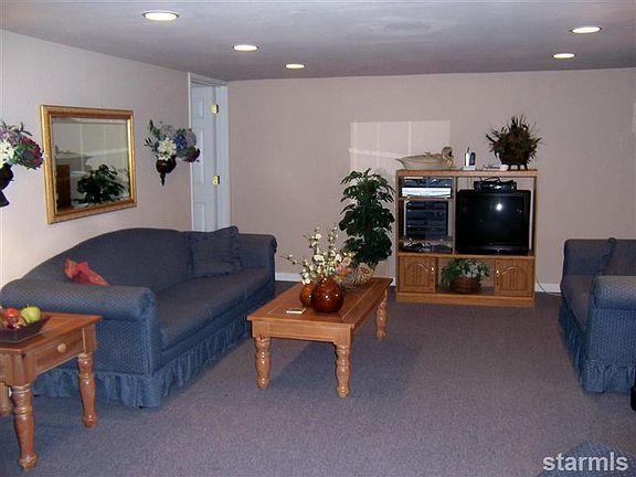 4th image of 2537 William Ave