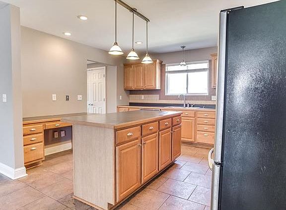 4th image of 5813 Clemens Ave