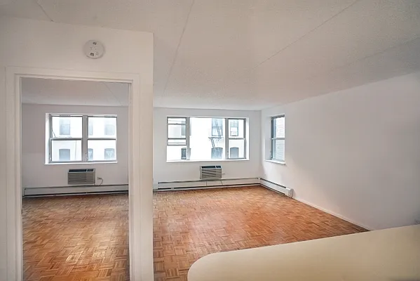 Rented by Soho Court | media 1