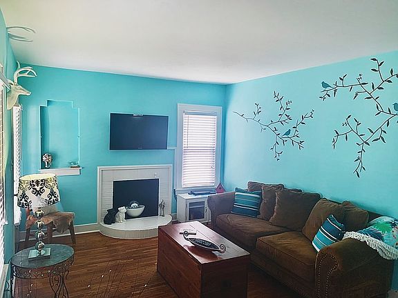 2nd image of 221 S Villa Dr