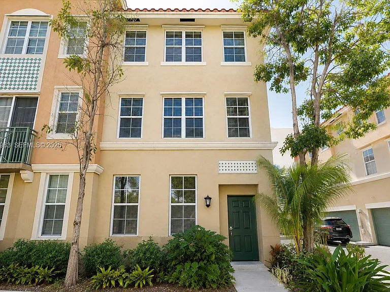2069 S Ocean Dr #Townhouse 18 — Photo 6