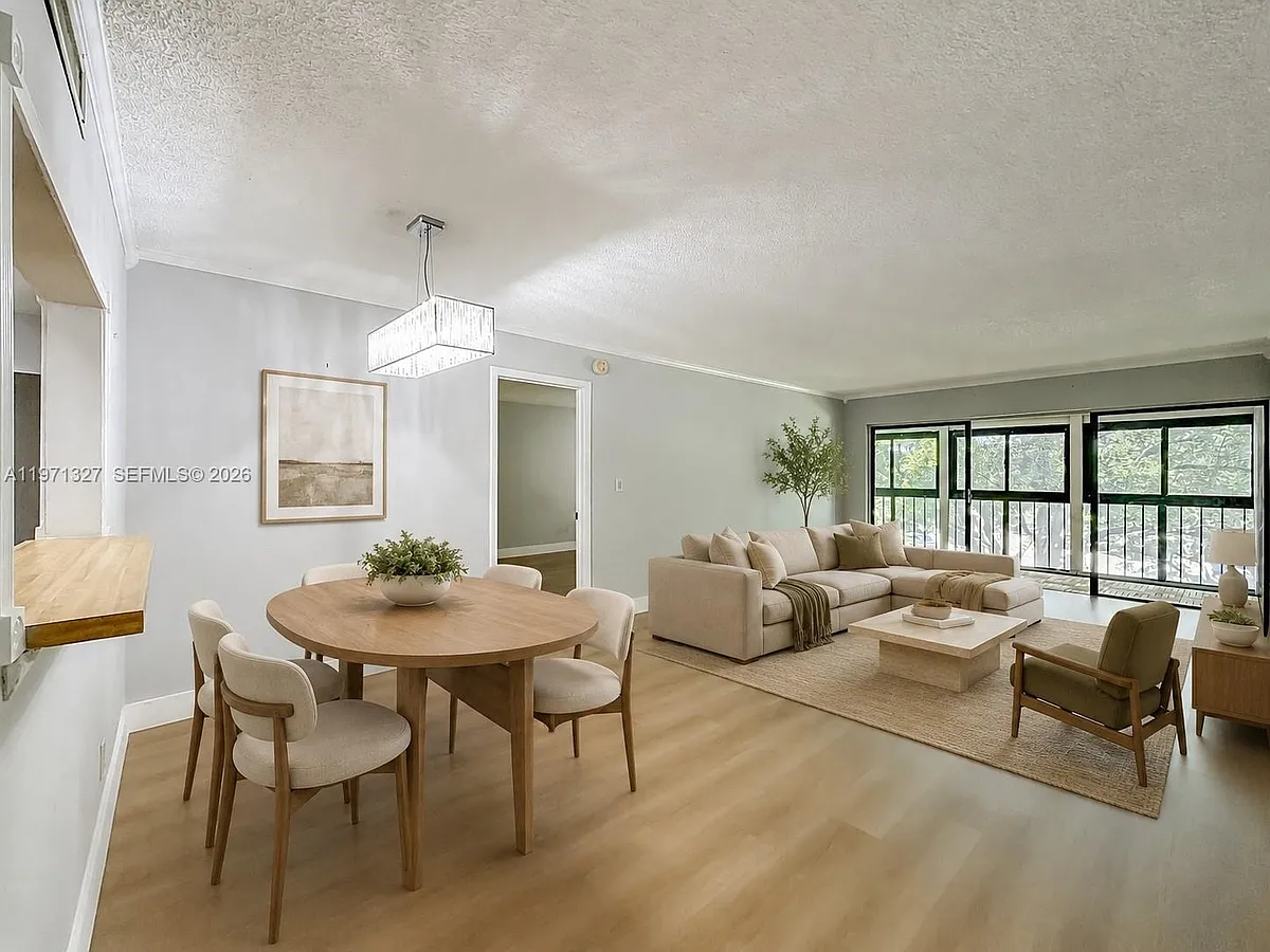 Building Photo - 210 Lakeview Dr #306