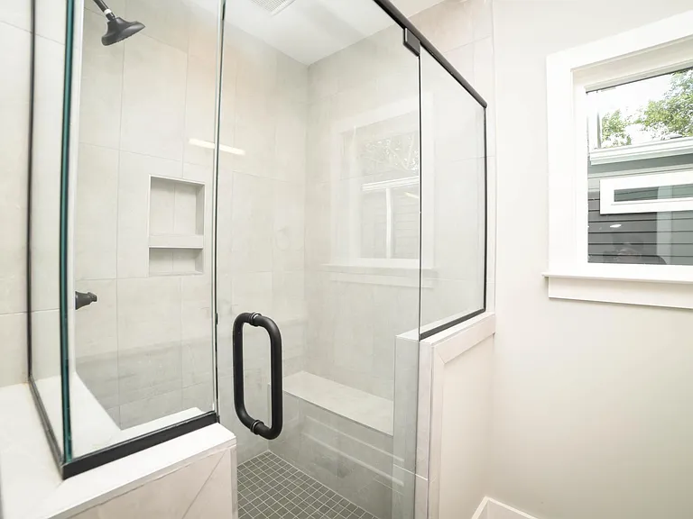 622B Benton Ave — Photo 8