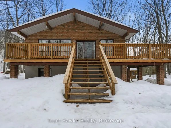 77 Tall Pines Dr, Tiny, ON L9M 0H4