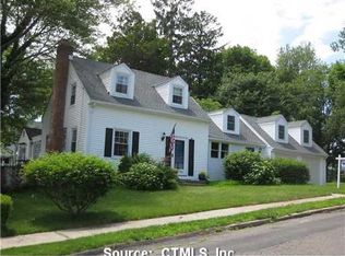 14 Roberts St, West Haven, CT 06516