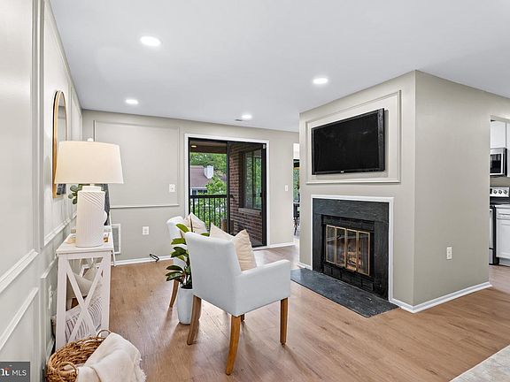 3rd image of 13128 Wonderland Way #22-301