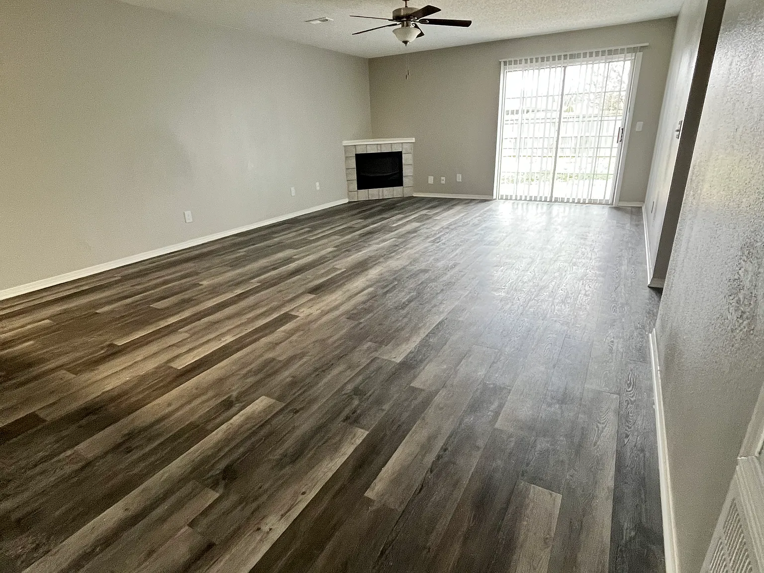 3 bed, 1200 sqft, $1,499 — Photo 2