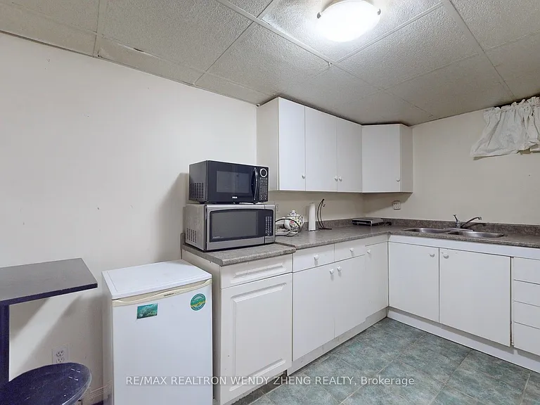 9359 Dickenson Rd W #BASEMENT — Photo 7