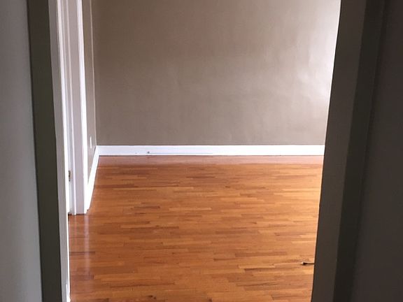 3rd image of 4538 Jarboe St #30