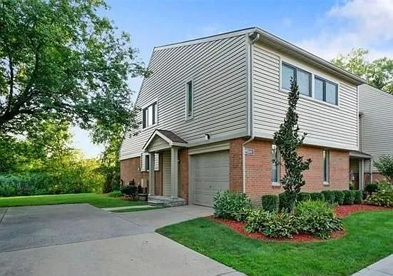 3 bed, 2.5 bath, 1467 sqft, $2,500 — Photo 1