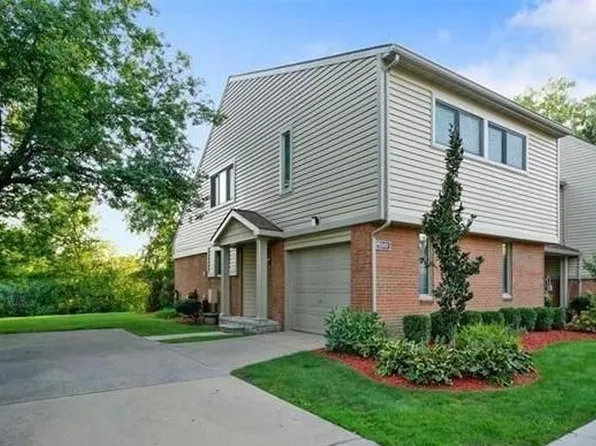 3849 Old Creek Rd, Troy, MI 48084
