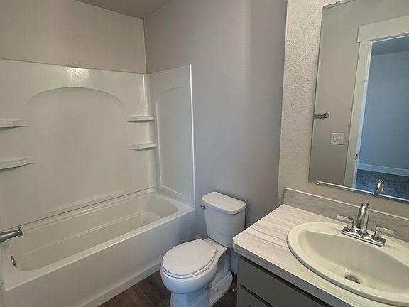 2nd image of 6089 Northstead Ave