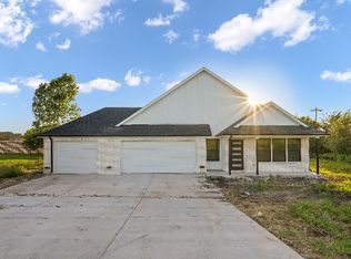 11 Red Rd, Howe, TX 75459