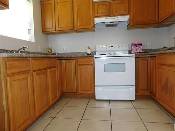 5th image of 2112 River Queen Dr