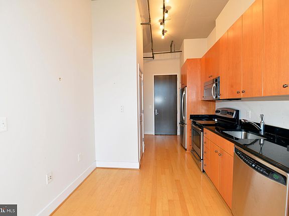 4th image of 520 John Carlyle St Unit 405