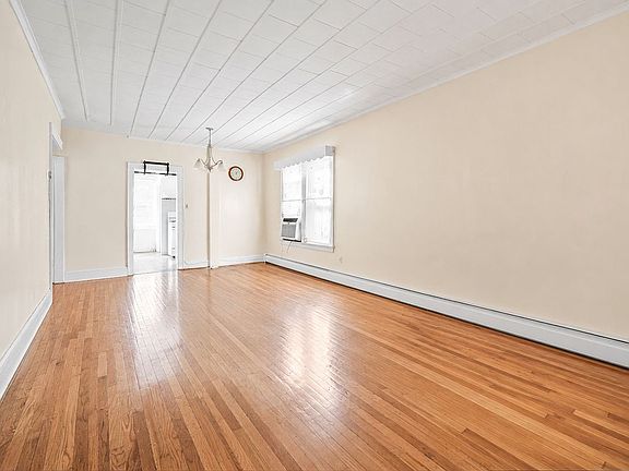 4th image of 107-17 126th St