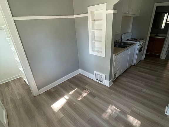 4th image of 2000 Nash St #621