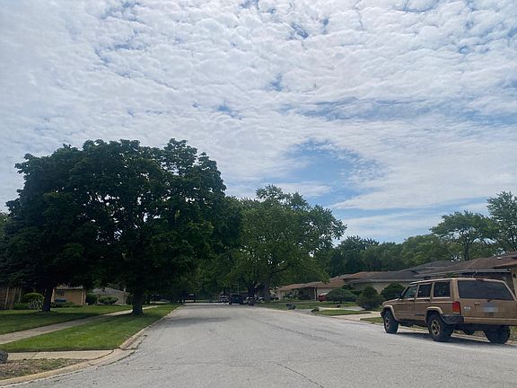 4th image of 17240 Langley Ave