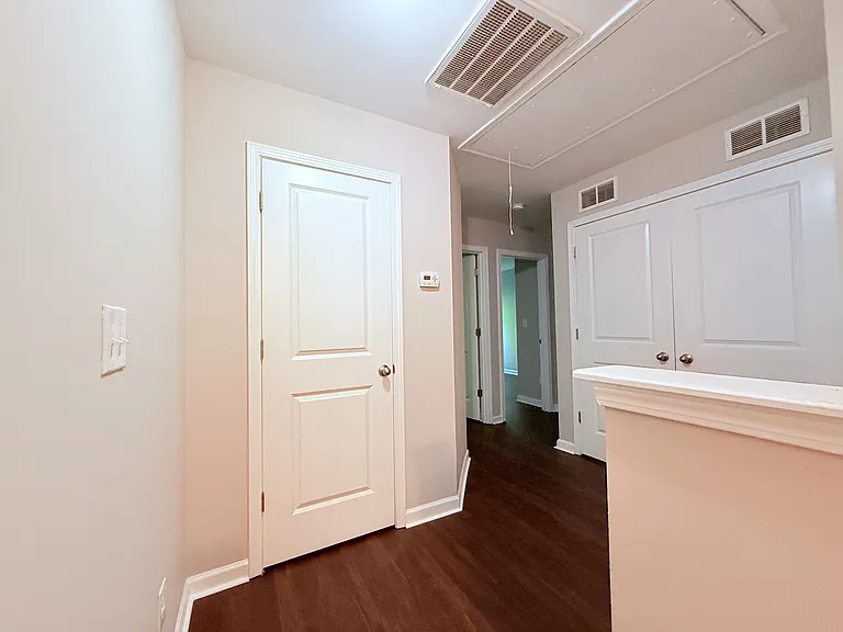 4040 Queensbridge Rd — Photo 14
