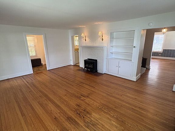 3rd image of 370 High St