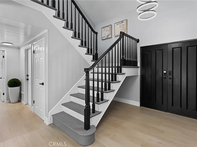 9882 Kings Canyon Dr — Photo 14