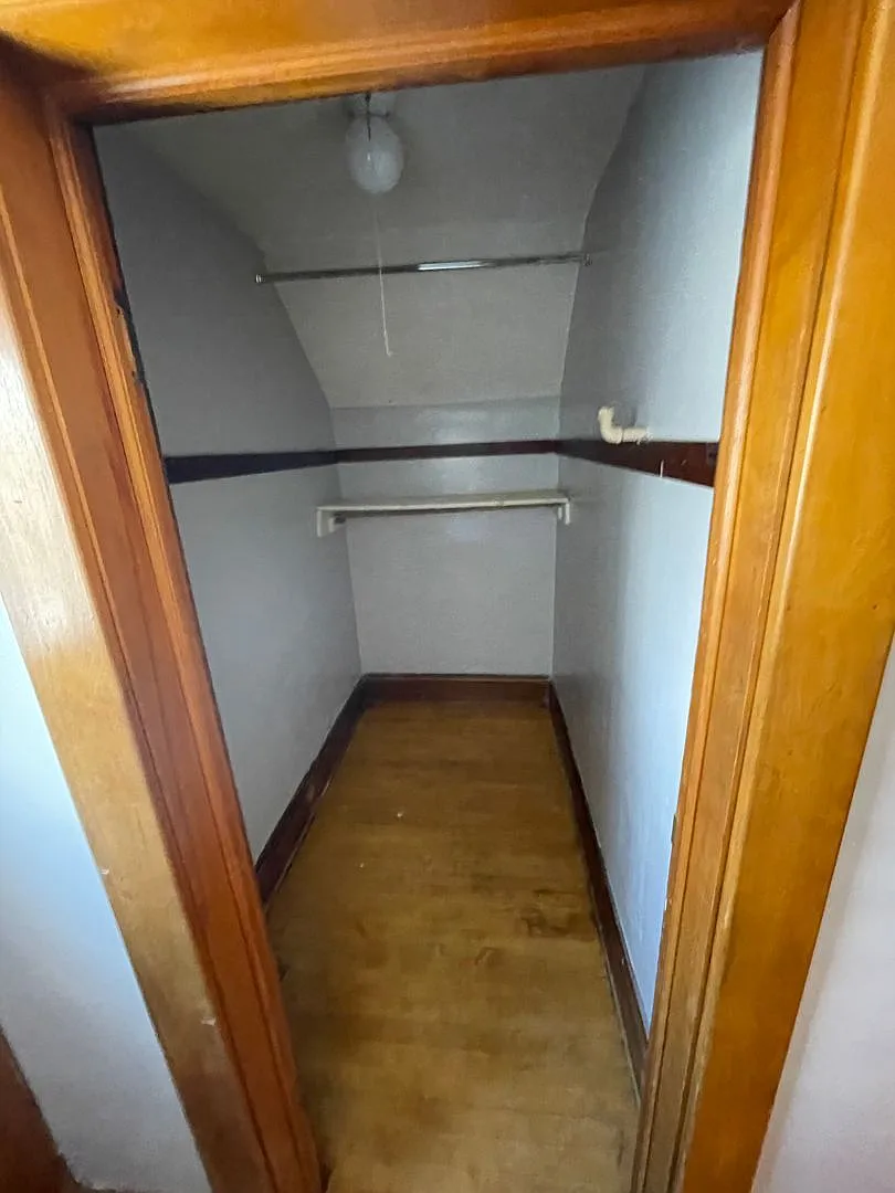 3718 Oakland Ave S — Photo 2