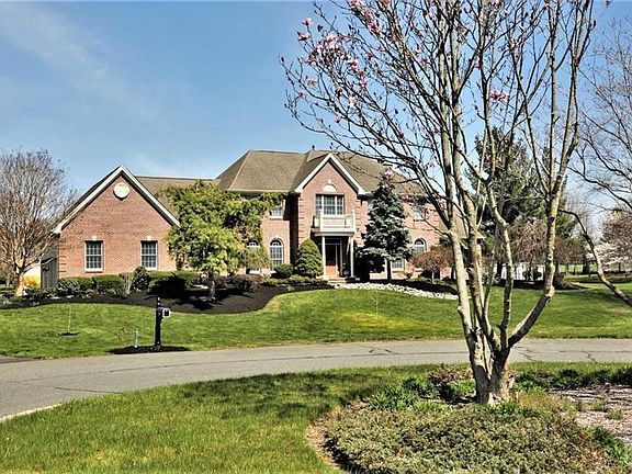 2nd image of 16 Barnyard Ct