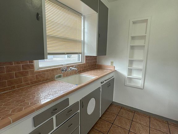 4th image of 1231 Greenfield Dr #2-B