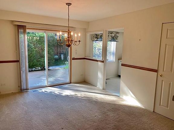4th image of 612 Carriage Hill Dr