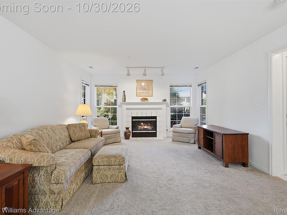 28342 Carlton Way Dr, photo 5