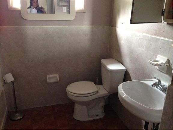5th image of 7514 Carolton Cir