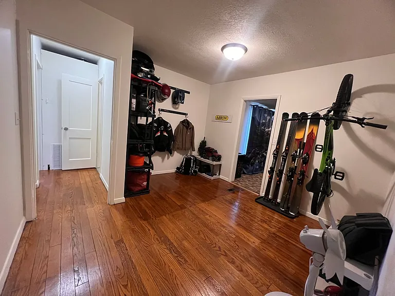 1350 Meade Ave — Photo 13