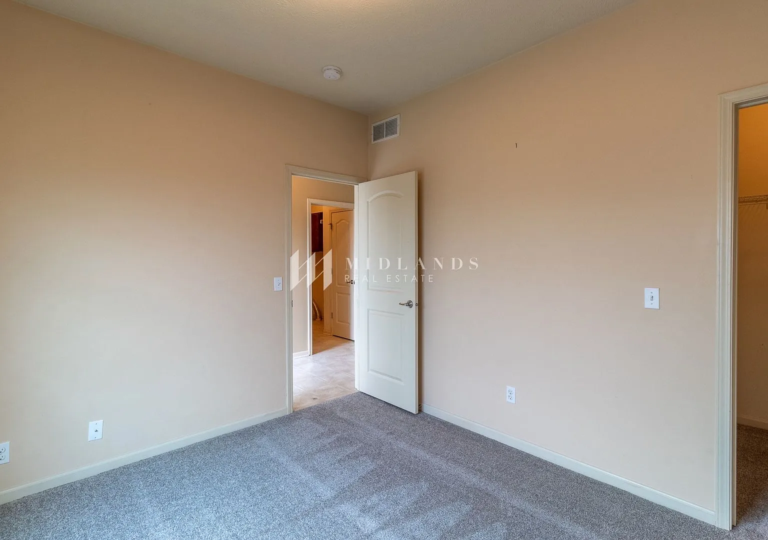 Ranch Villa — Photo 3