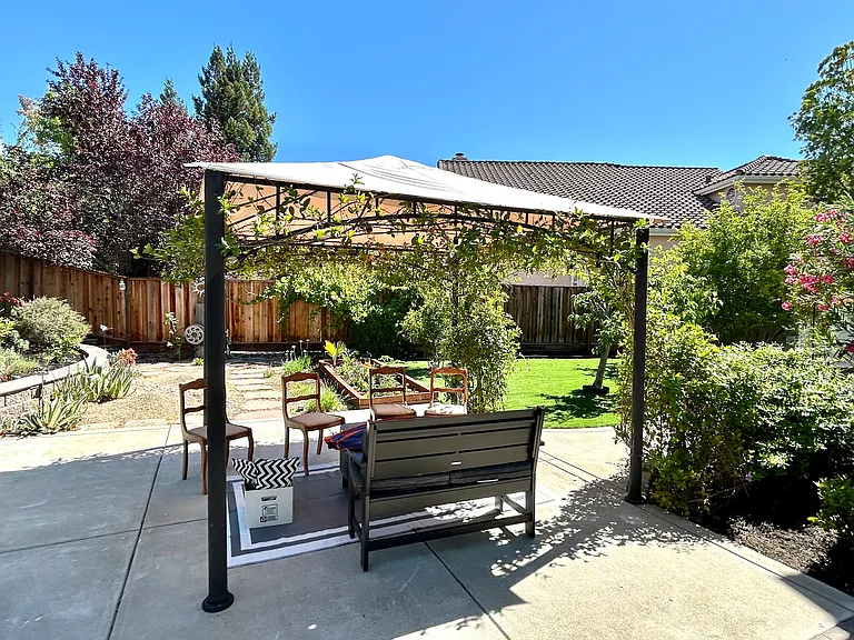 400 Jonathan Ridge Dr — Photo 49