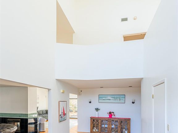 4th image of 17 Princeton Drive