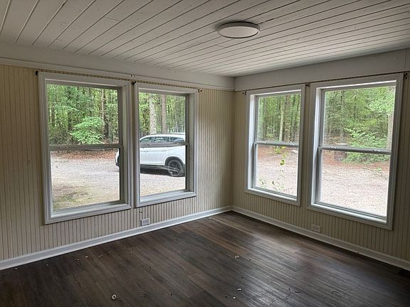 3rd image of 142 Henry Meyer Rd