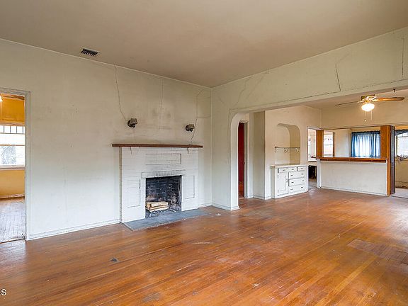 5th image of 1198 N Wilson Ave #P
