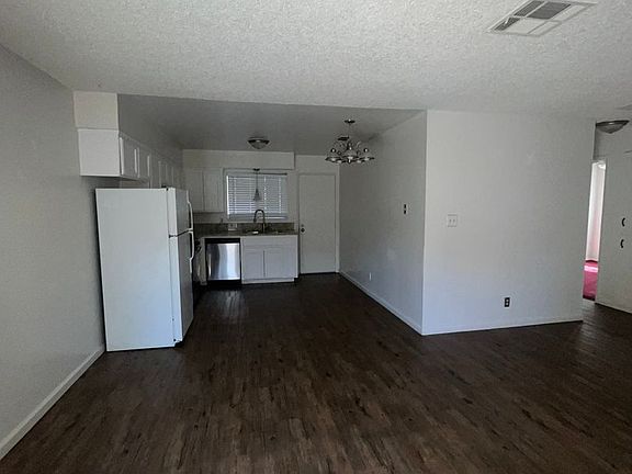 4th image of 901 W Center Ave APT B