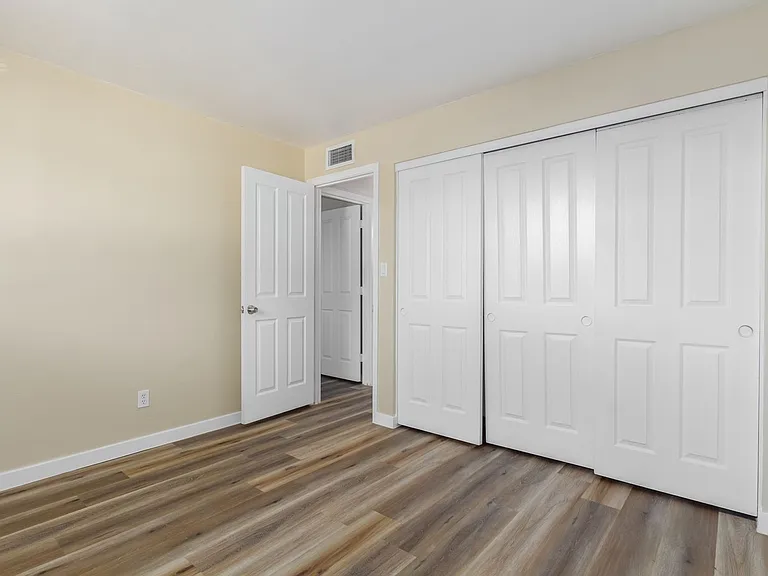 Mountain View Condos — Photo 31