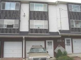 66 Avon Ln, Staten Island, NY 10314