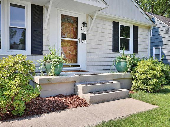 3rd image of 215 Loveman Ave