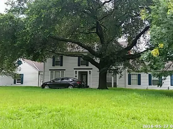 1400 N Thompson St, Conroe, TX 77301