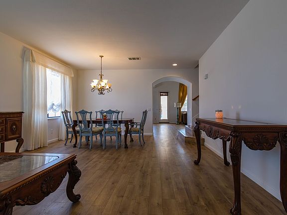 4th image of 2803 Sandalwood Ct