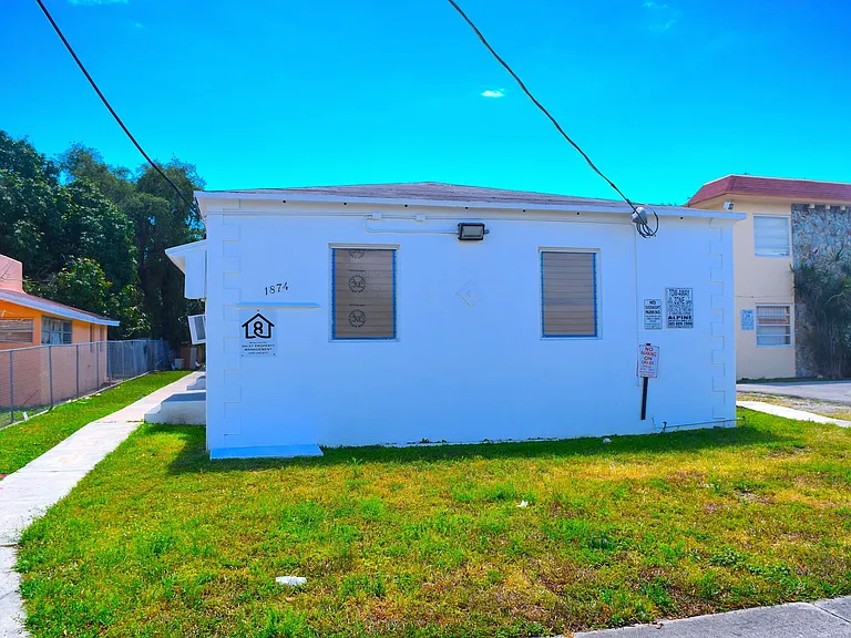 1874 NW Flagler Ter — Photo 7